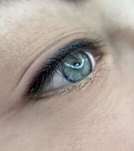 eyeliner service image